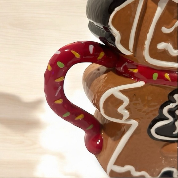 Disney Christmas STITCH Gingerbread Ceramic Coffee Tea Mug with Topper Lid - Picture 5 of 5